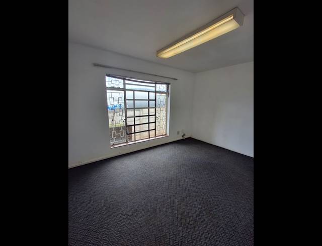 1,050M² WAREHOUSE TO LET IN WILSONIA